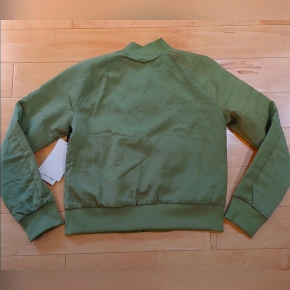 Lululemon Women’s Non-Stop Bomber Jacket Size 8 Reversible Green Foliage - Picture 6 of 13